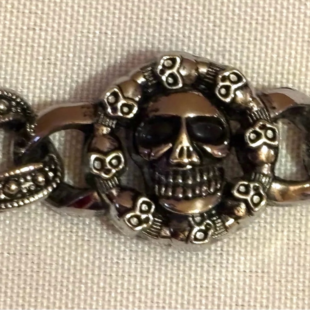 SOLD-Metal Bracelet Skulls 8” Goth Jewelry - Picture 6 of 7